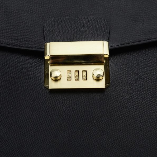 CLUTCH-MACBOOK-DEN-4
