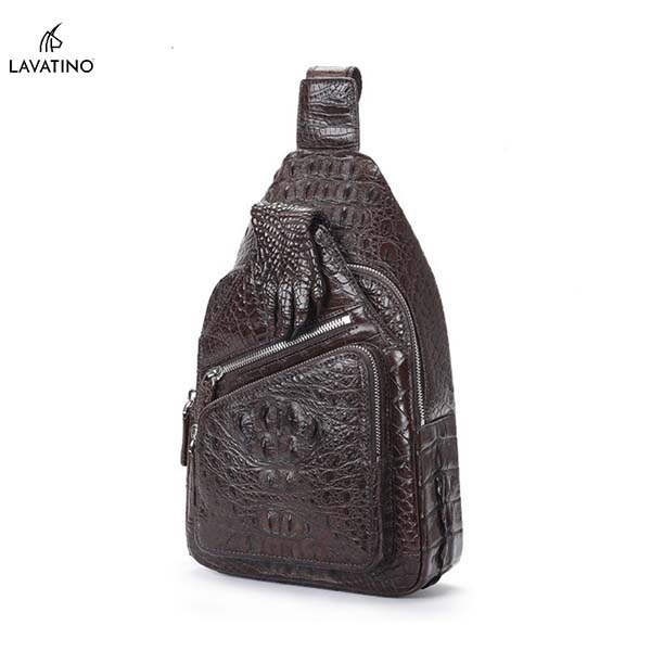 Thiết kế lắp khóa bán tay đặc biệt, tạo điểm nhấn phong cách ấn tượng cho chiếc túi