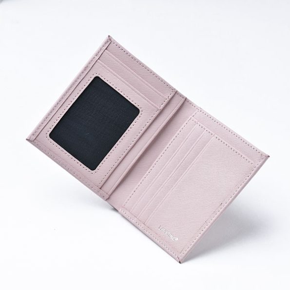 vi-dung-lisa-co-mau-sac-bat-mat